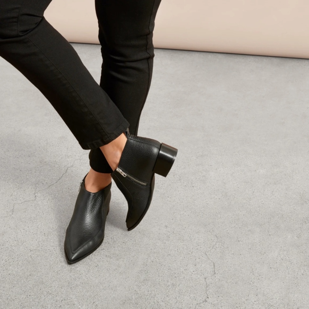 Everlane Leather Boss Booties WORN ONCE, LIKE NEW